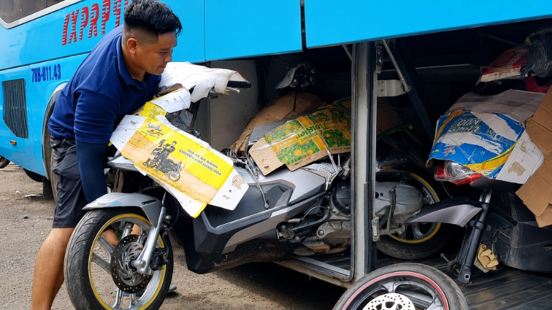 Nhà xe tiếp nhận gửi xe máy