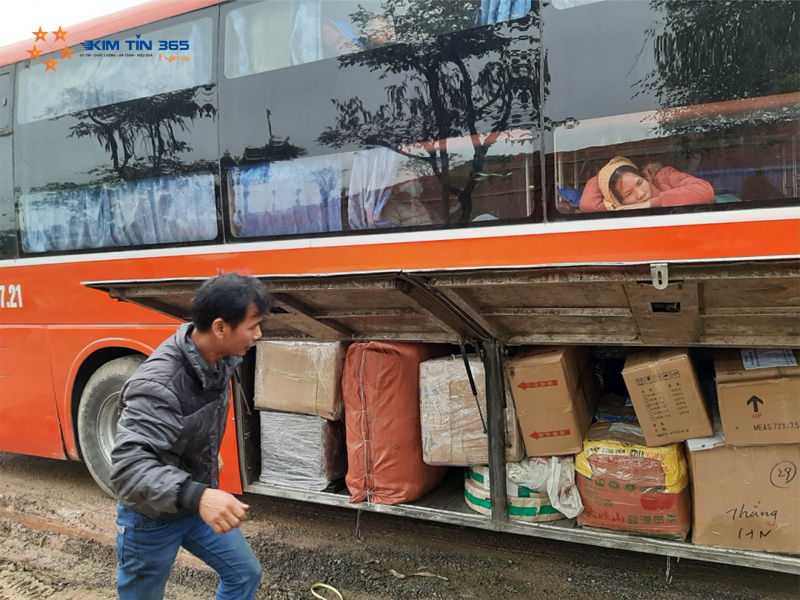 Gửi hàng xe khách Hà Nội Sài Gòn có thật sự rẻ?