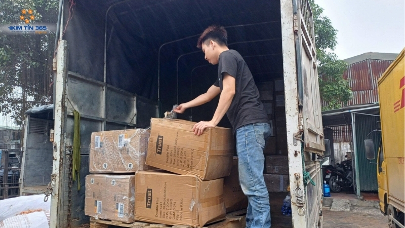 Vận chuyển hàng hóa từ Hà Nội vào Sài Gòn